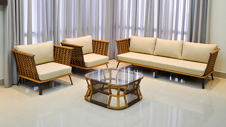 Conjunto com sofá, poltronas e mesa de apoio central Las Vegas - Alumax - Alumax Móveis