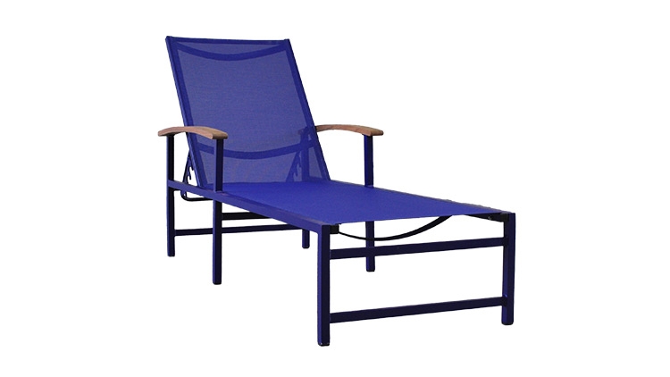 Chaise em tela sling Villa Real com braço de madeira sem rodas - Alumax - Alumax Móveis